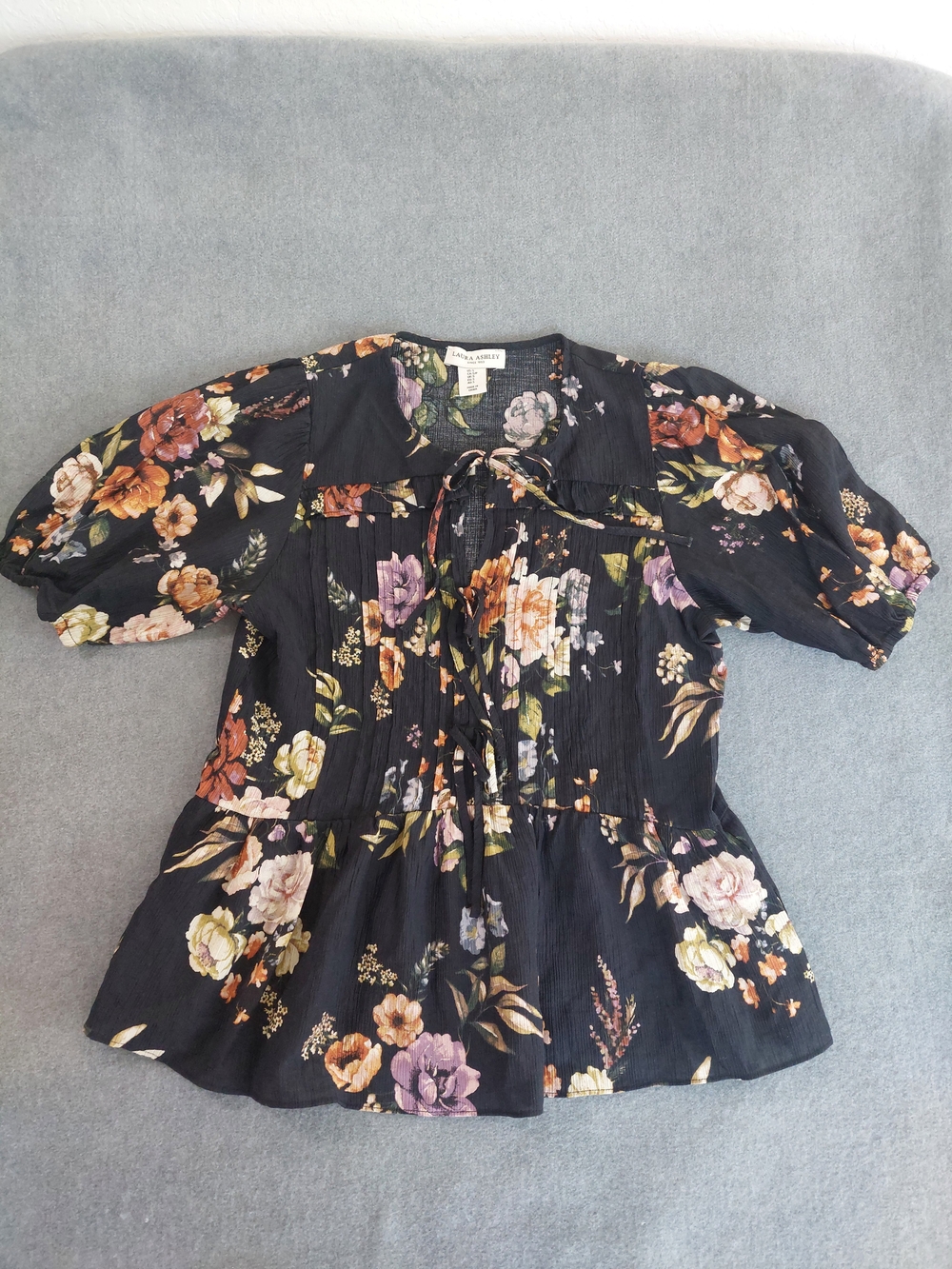 Laura Ashley Floral Peplum Top Small Boho Cottagecore Lace Up Puff Sleeve - Picture 2 of 7